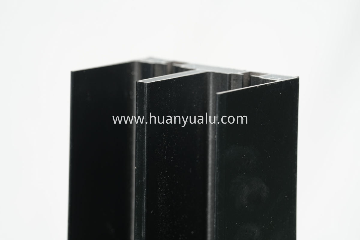 Hanging rail sliding door